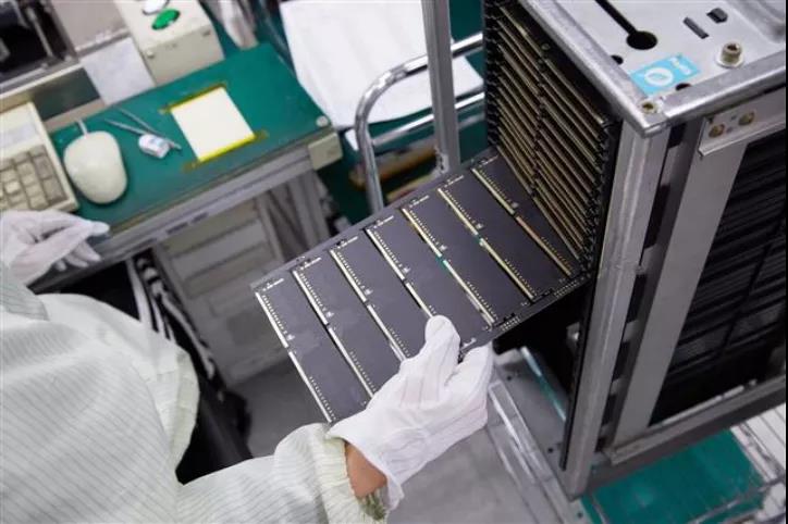 三星電子Q3凈利創3年新高，元件短缺或沖擊內存需求