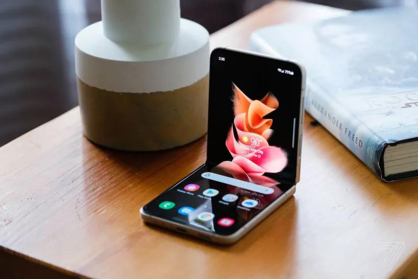 2021年3季度可折疊手機市場爆發，三星93%市場份額一騎絕塵