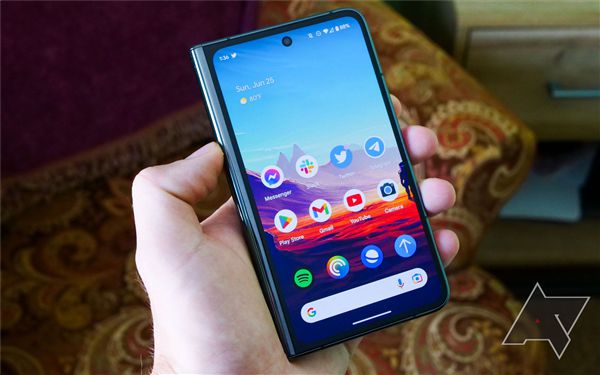 全球首款A(yù)ndroid 15折疊屏！谷歌Pixel 9 Pro Fold官宣