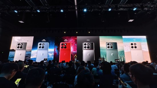 李斌發(fā)布新款NIO Phone：幸虧我們賣得少，每一部都是限量版