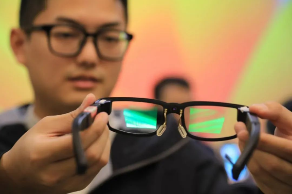 全球首款PVG光波導技術AR眼鏡來了，東南大學研發