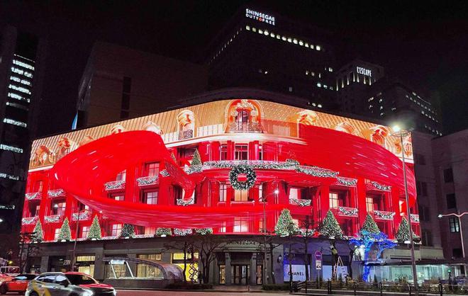 三星點亮大型戶外 LED 顯示屏：寬 71.8 米、面積 1285 平方米