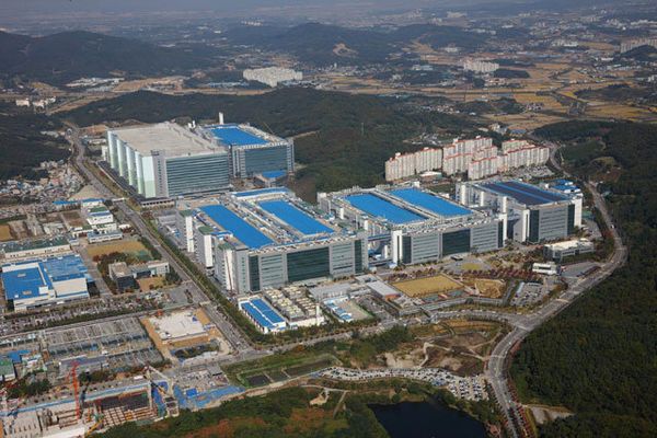 三星發力中小型 OLED 面板，明年產量預估 4.756 億塊、增長 10%