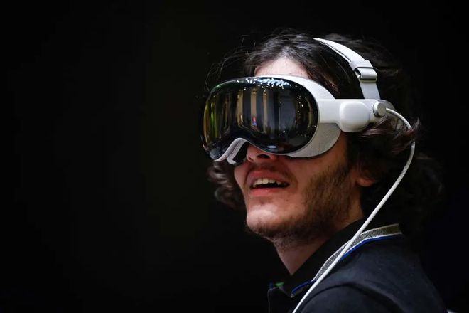 蘋果加碼XR，Vision Pro二代產(chǎn)品進入生產(chǎn)階段有望年內(nèi)上市 