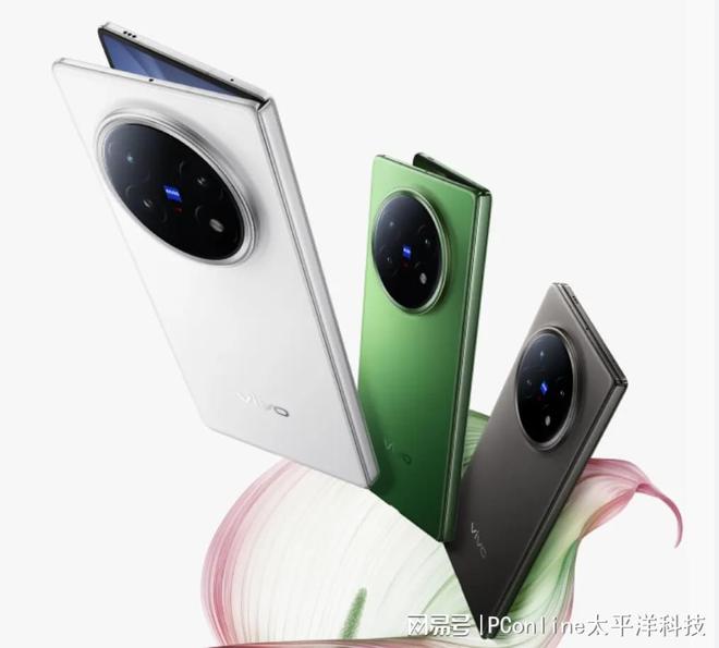 vivo全球首款「三防折疊屏新機」要來了，可水下折疊實在太炸了！