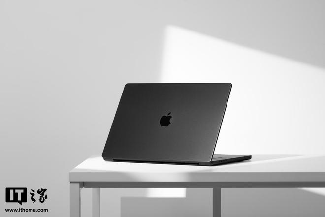 古爾曼：蘋果M6 OLED款MacBook Pro推遲至 2026 年底至 2027 年初