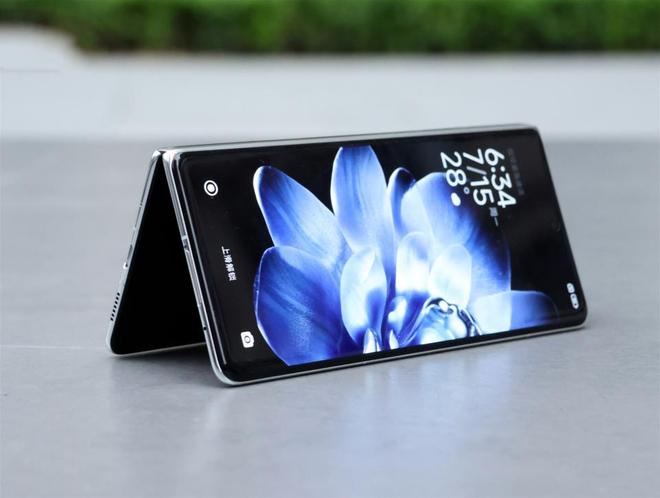 С��17 Fold���_�J��7.6Ӣ������+5.5Ӣ�縱�����ИI���_��ۯB��