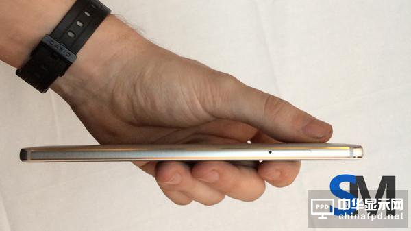 華為Mate 9全方位曝光：徠卡雙攝，卻沒有雙曲面屏