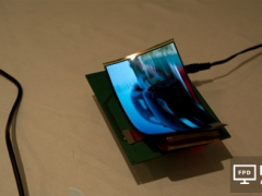 中小尺寸面板之爭：AMOLED向左 LCD向右