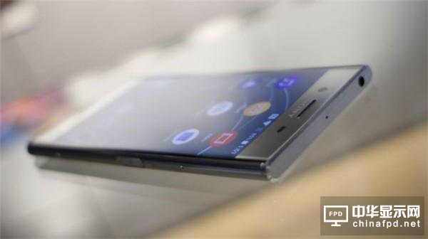 索尼XZ Premium外媒評測匯總 4K屏給電池帶來負擔