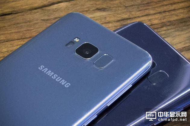 S8采用后置指紋的設計