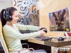 曲面營造包圍感 這是顯示行業(yè)趨勢嗎？