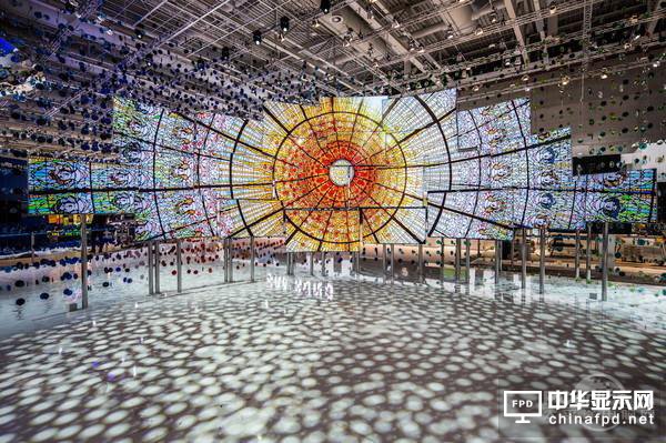 小屏玩夠了OLED，大屏要登峰造極還得看QLED