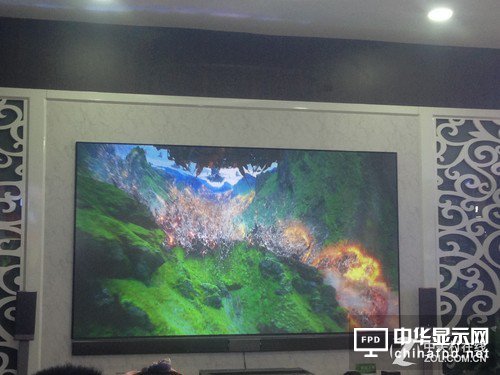 開燈狀態下激光電視投影效果實拍