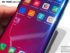 Find X無孔屏幕：柔性AMOLED曲面屏